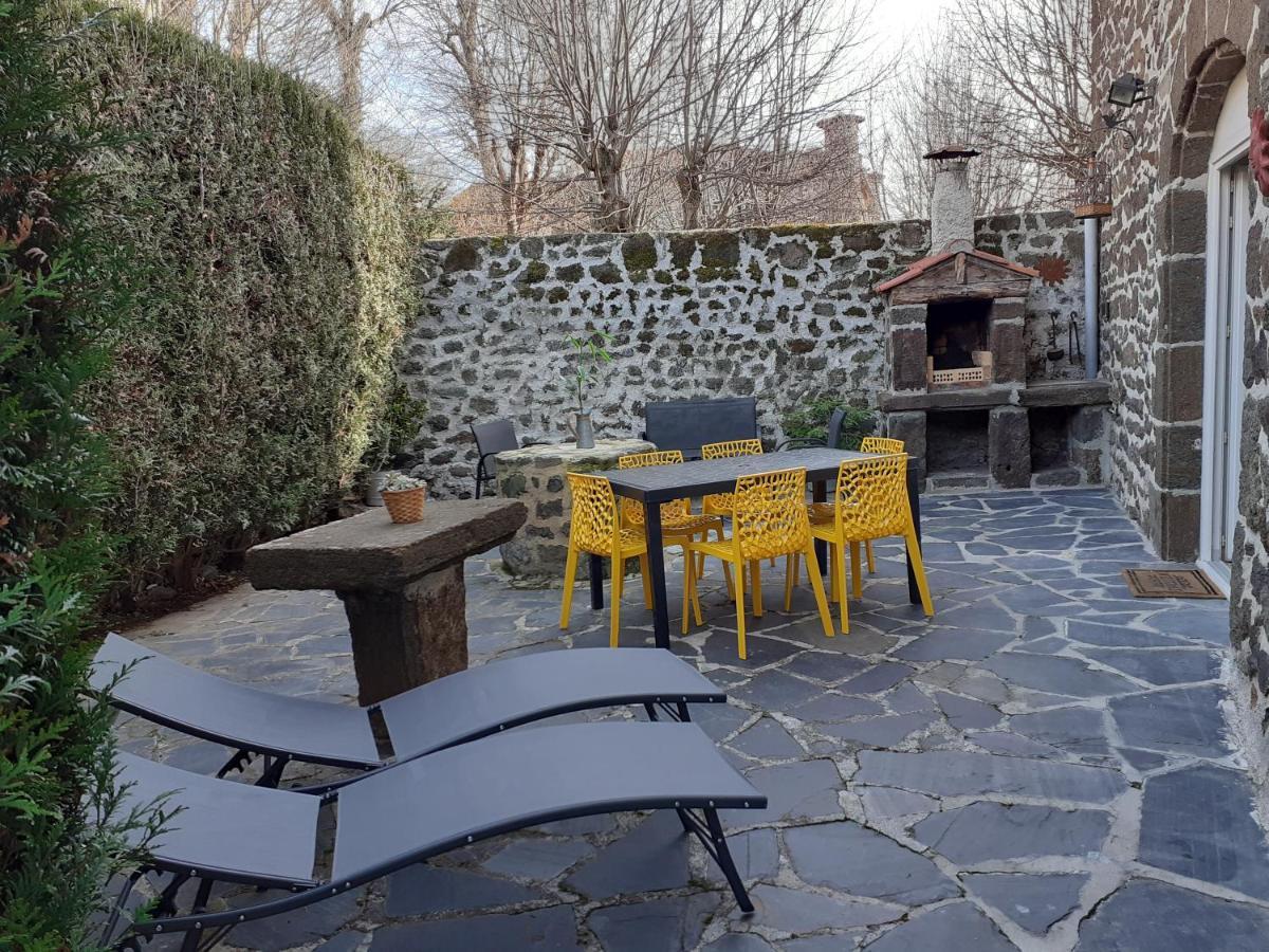 Polignac  Maison Du Soleil Chez Isa מראה חיצוני תמונה